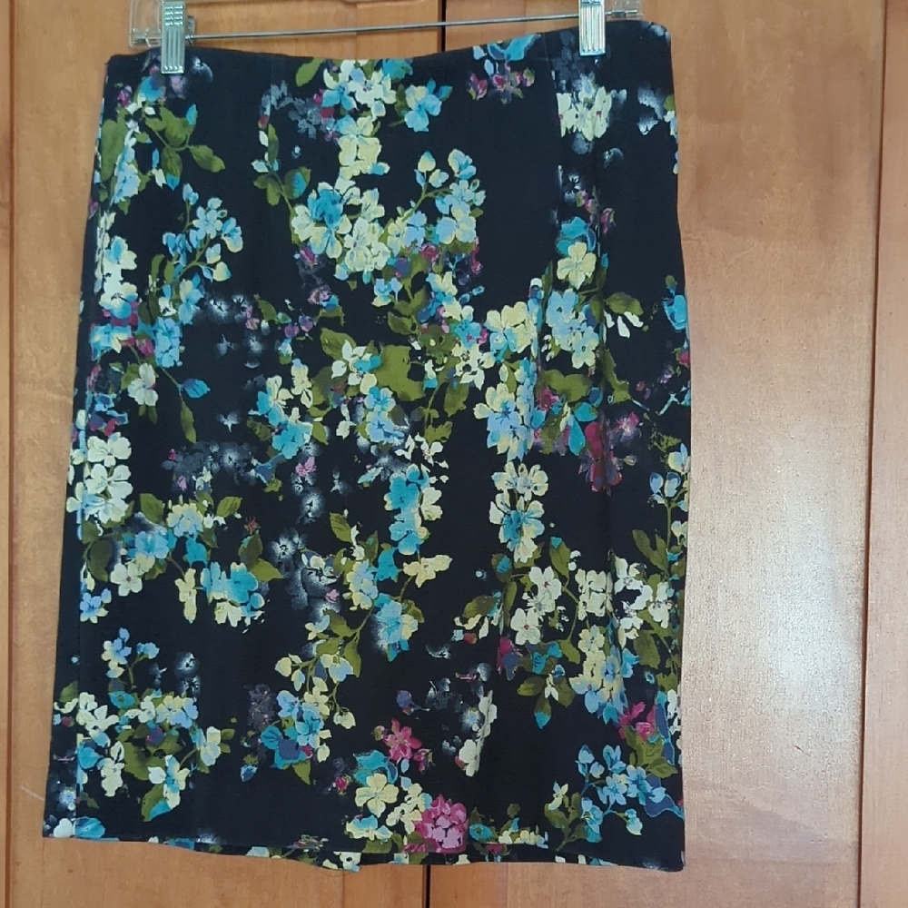 J. Jill Ponte Pull On Pencil Skirt Medium